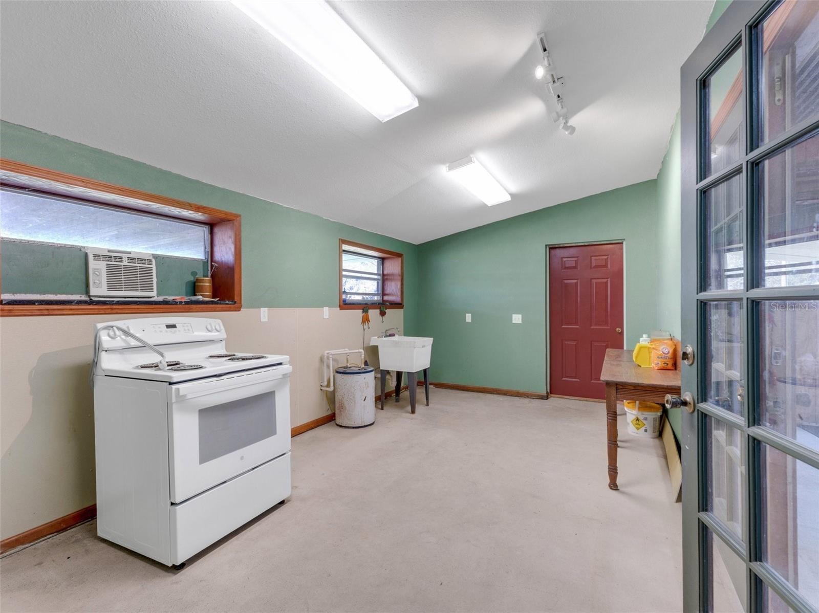 1722 BROKEN ARROW TRL N