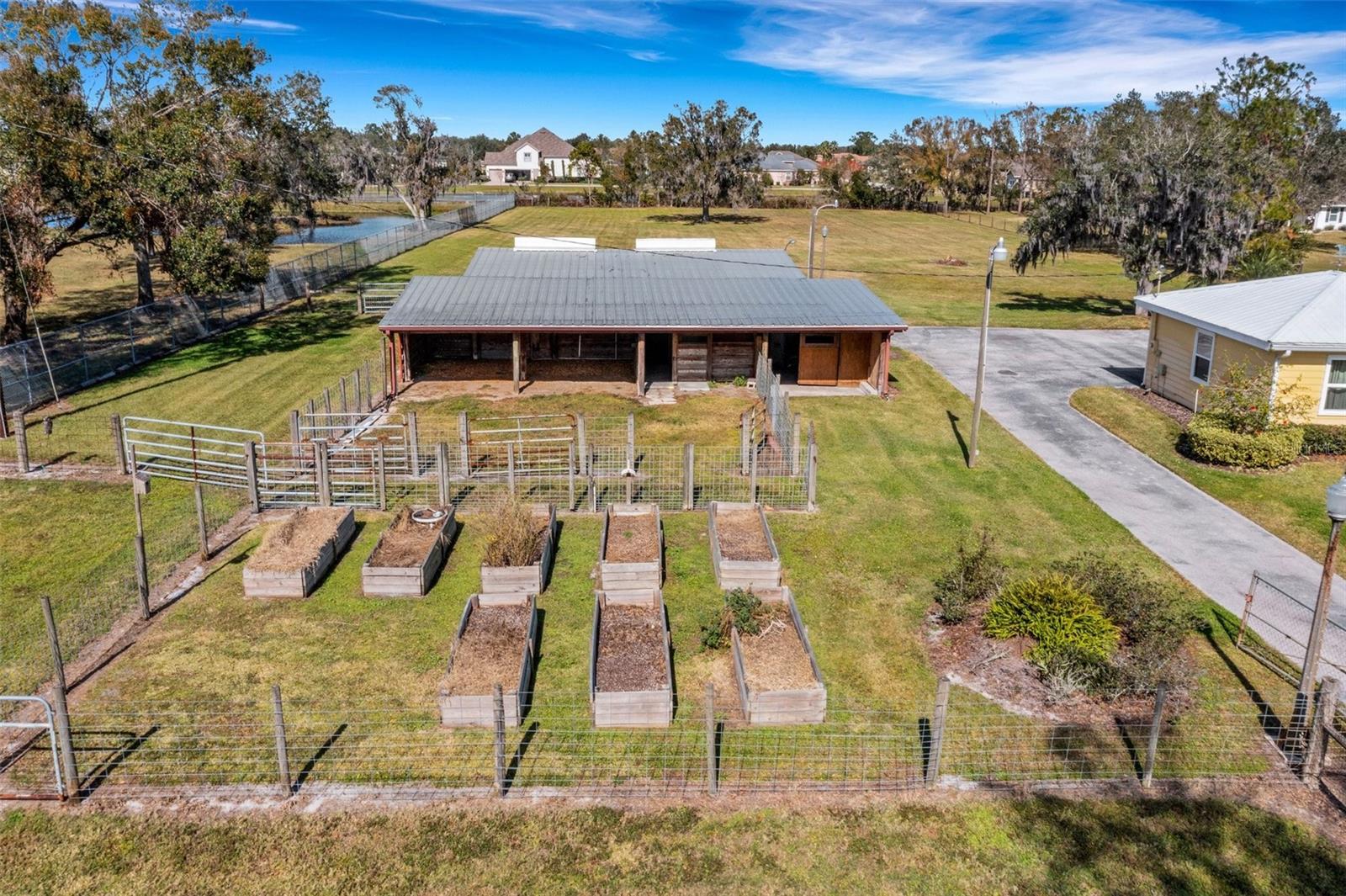 1722 BROKEN ARROW TRL N