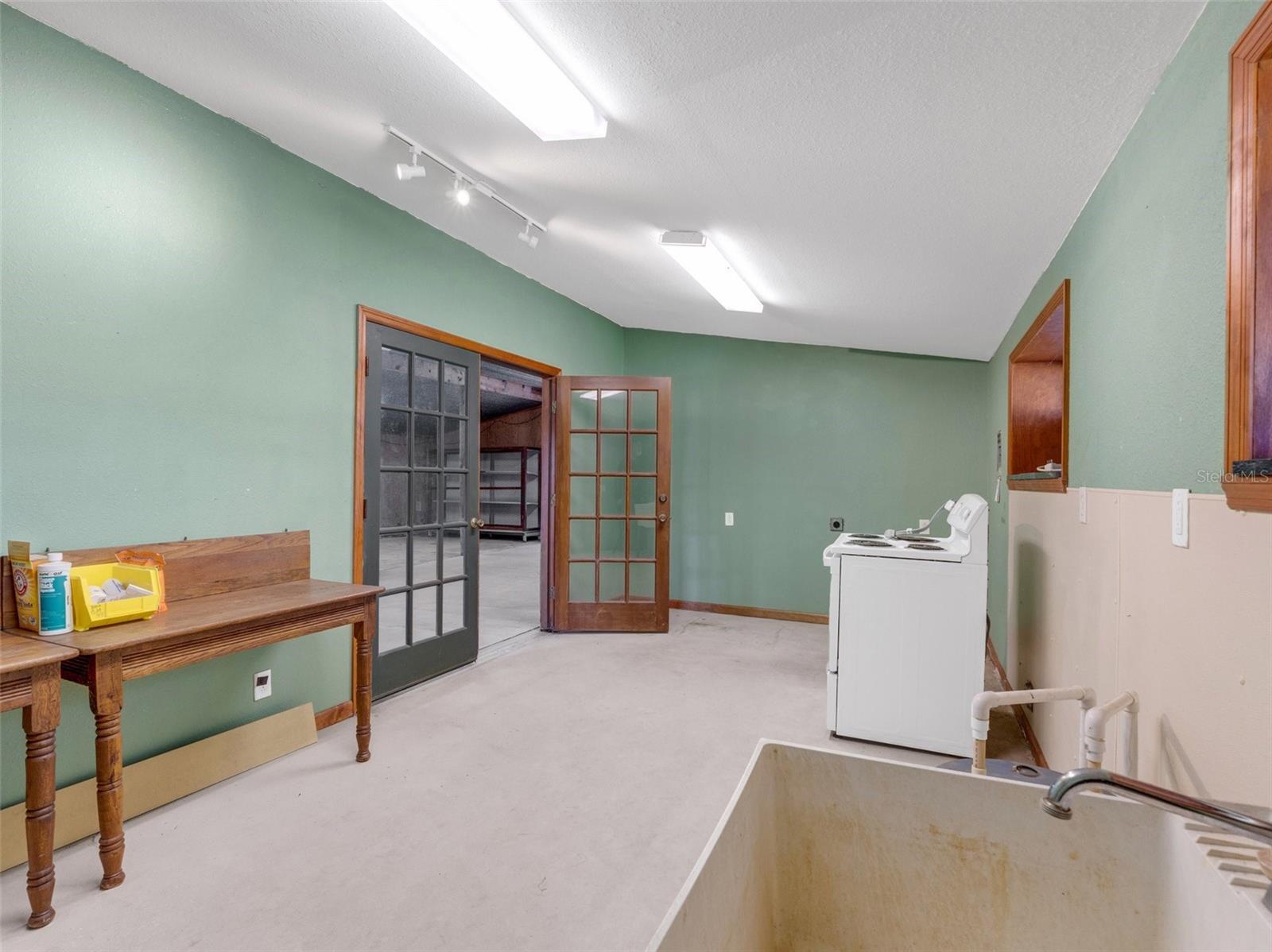 1722 BROKEN ARROW TRL N