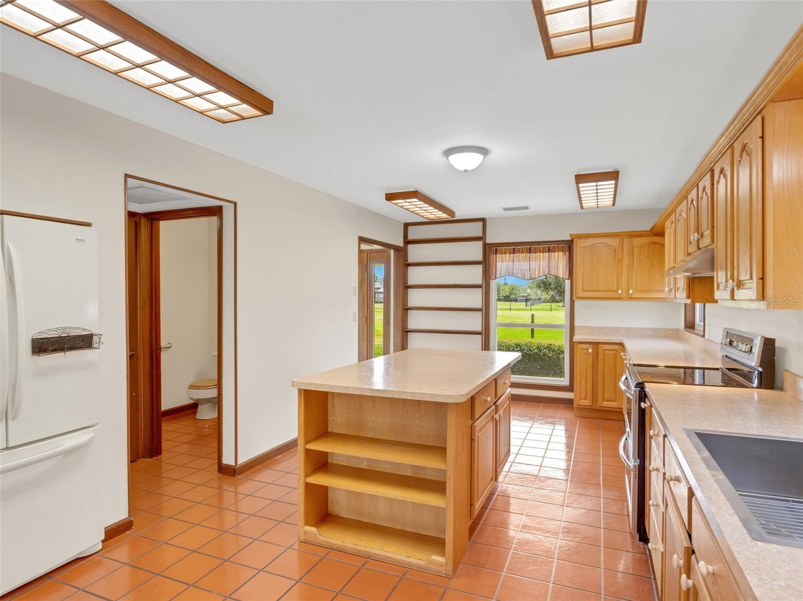 1722 BROKEN ARROW TRL N