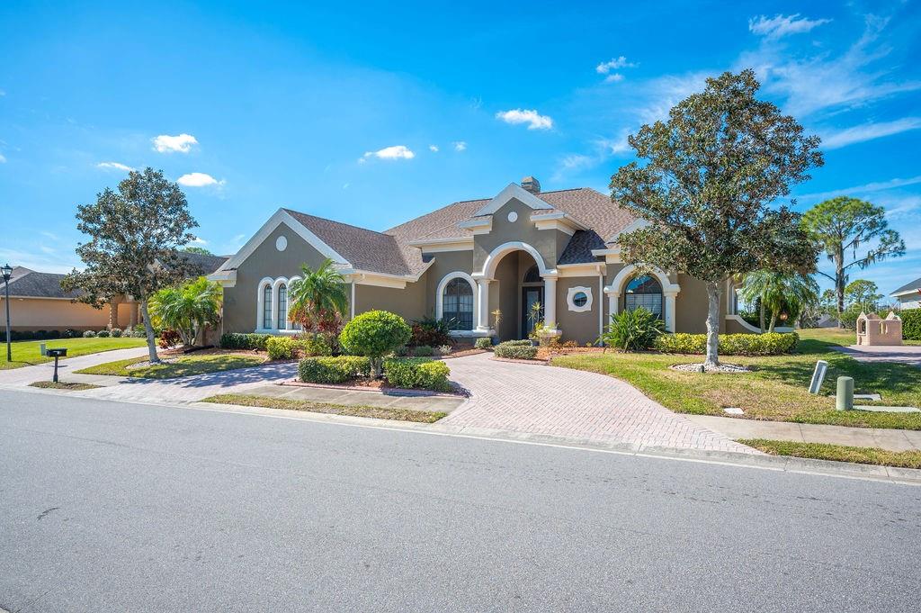 1217 VISTA HILLS DR