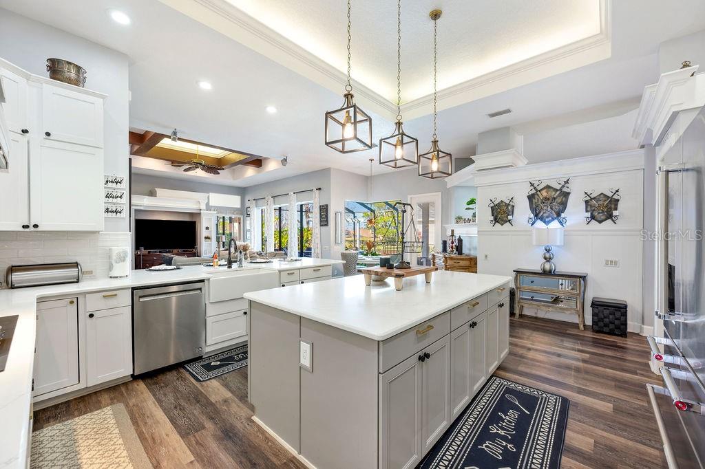 1217 VISTA HILLS DR