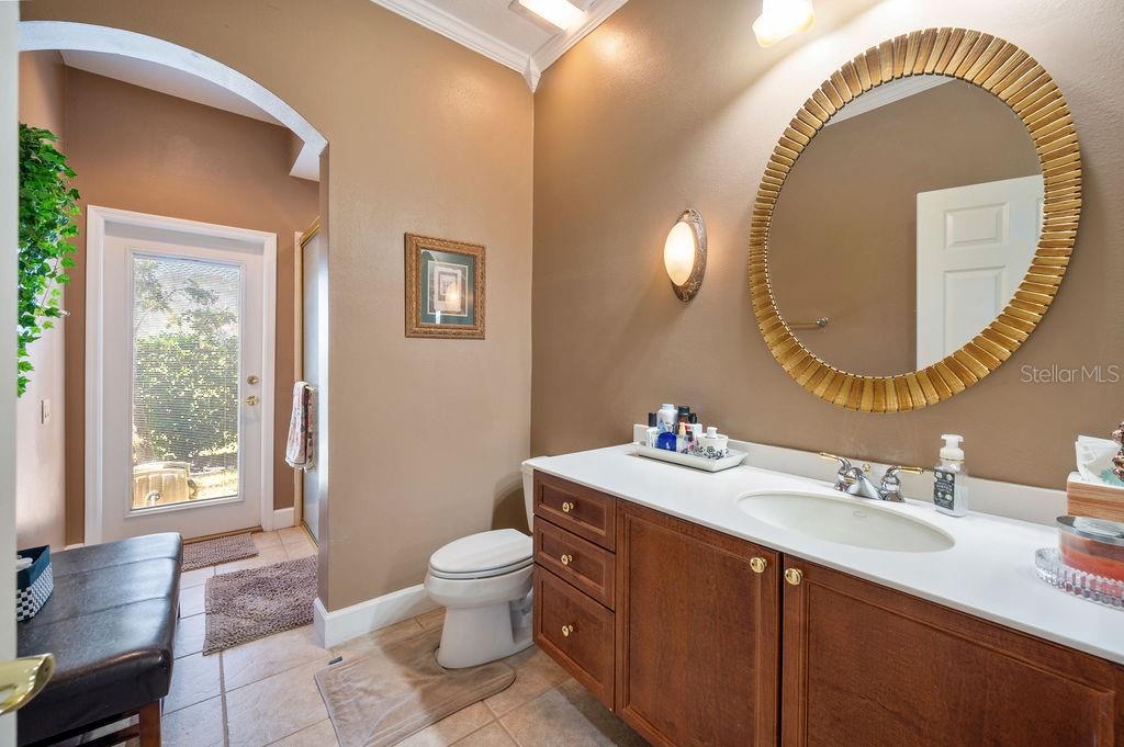 1217 VISTA HILLS DR