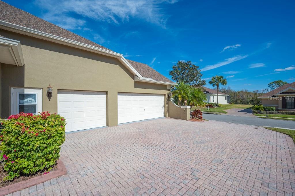 1217 VISTA HILLS DR