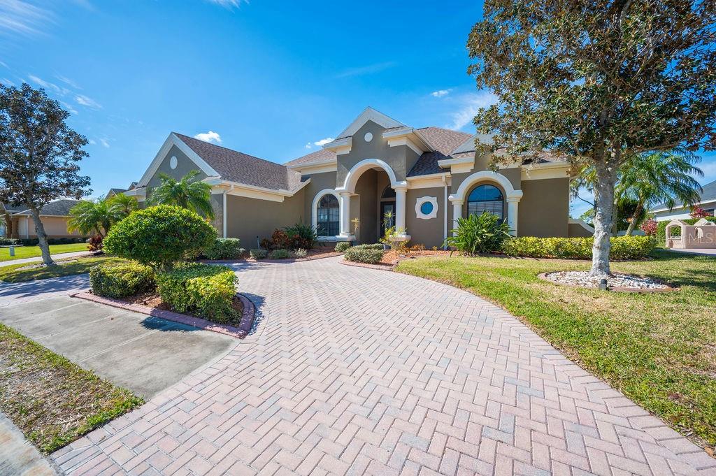 1217 VISTA HILLS DR
