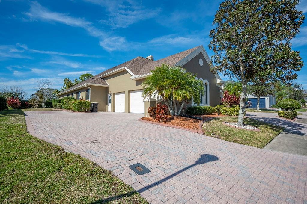 1217 VISTA HILLS DR