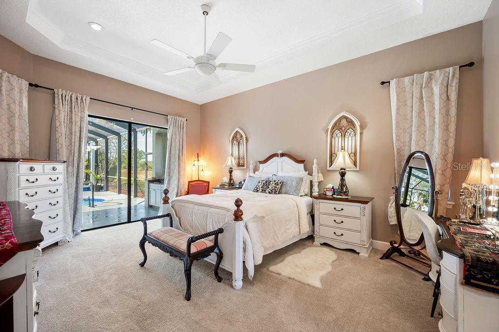 1217 VISTA HILLS DR