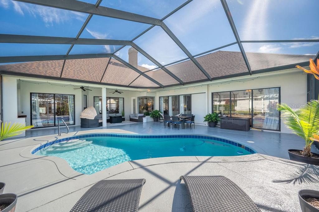1217 VISTA HILLS DR