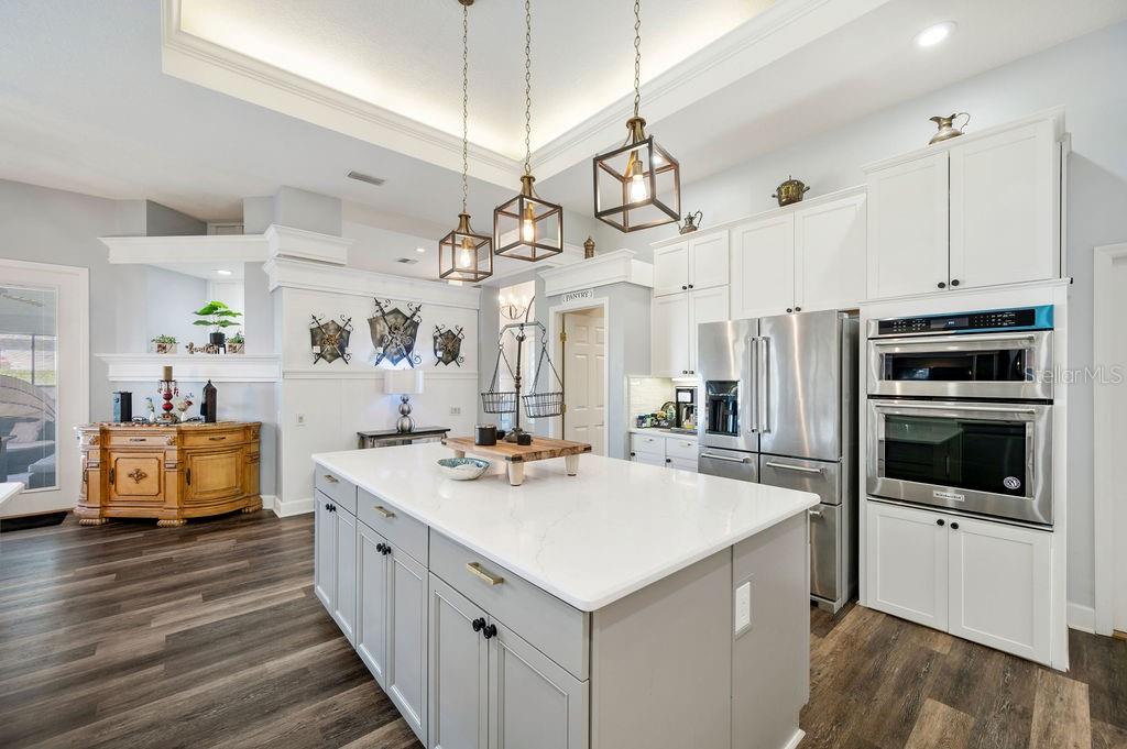 1217 VISTA HILLS DR