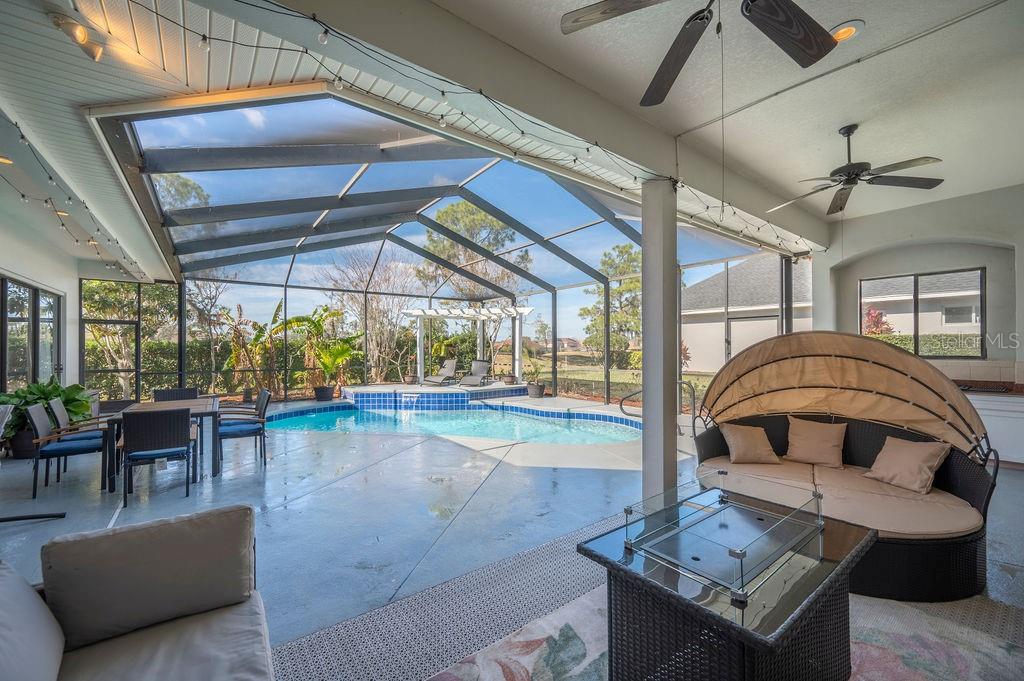1217 VISTA HILLS DR