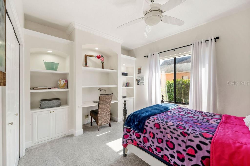 1217 VISTA HILLS DR