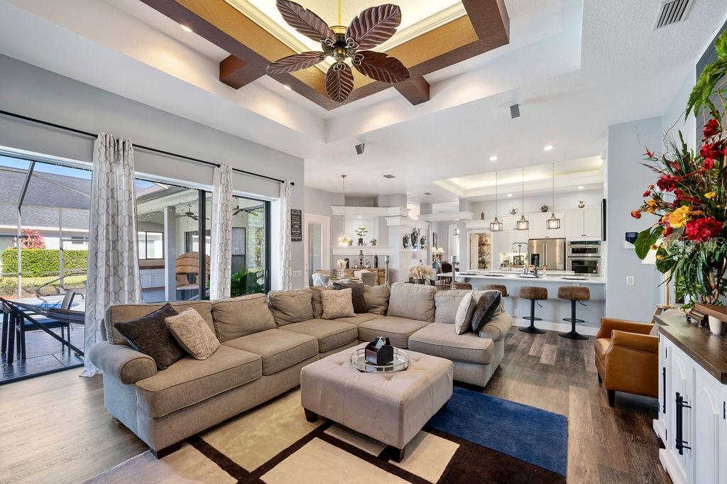 1217 VISTA HILLS DR