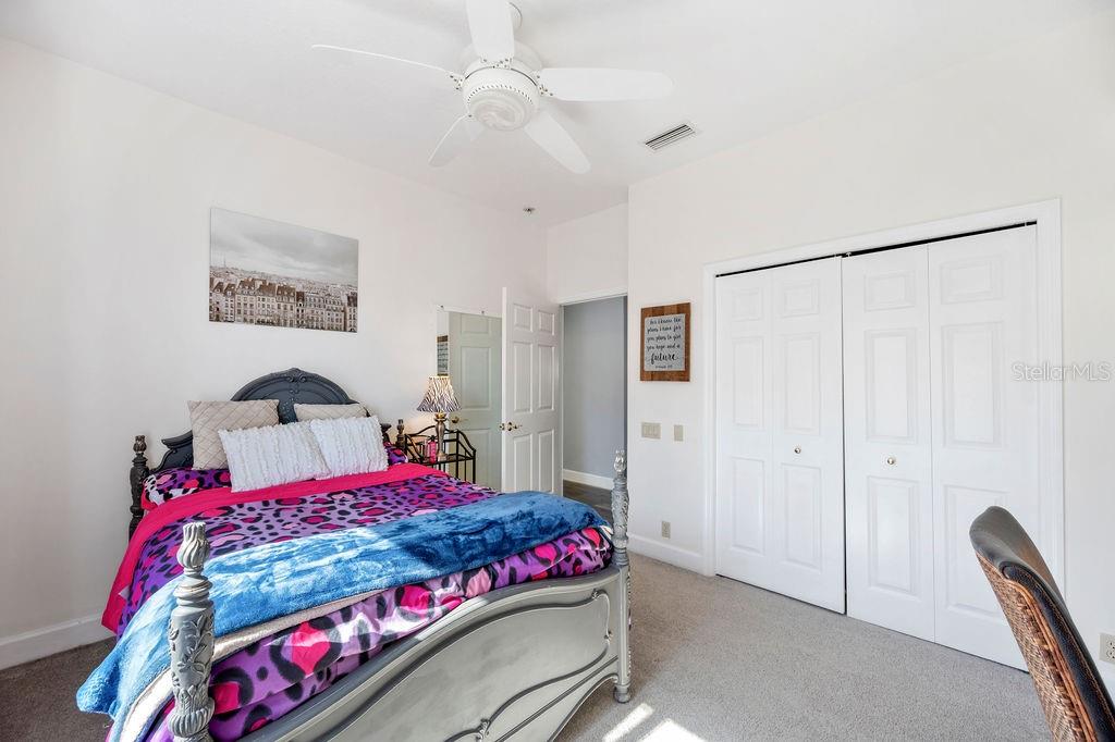 1217 VISTA HILLS DR