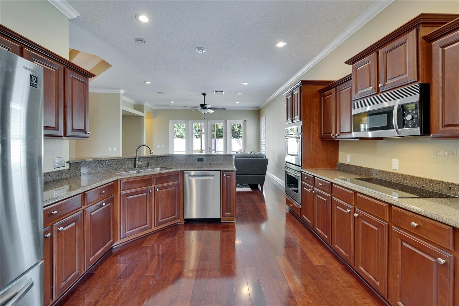 6907 EAGLE RIDGE BLVD