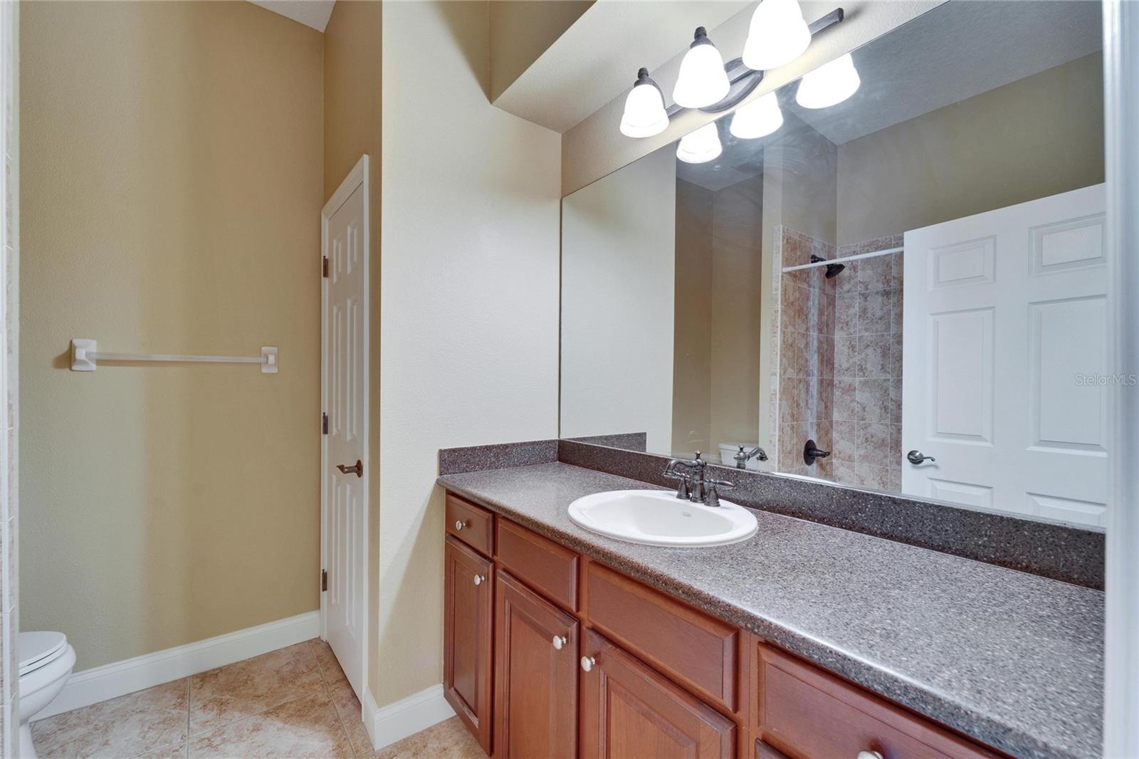 6907 EAGLE RIDGE BLVD