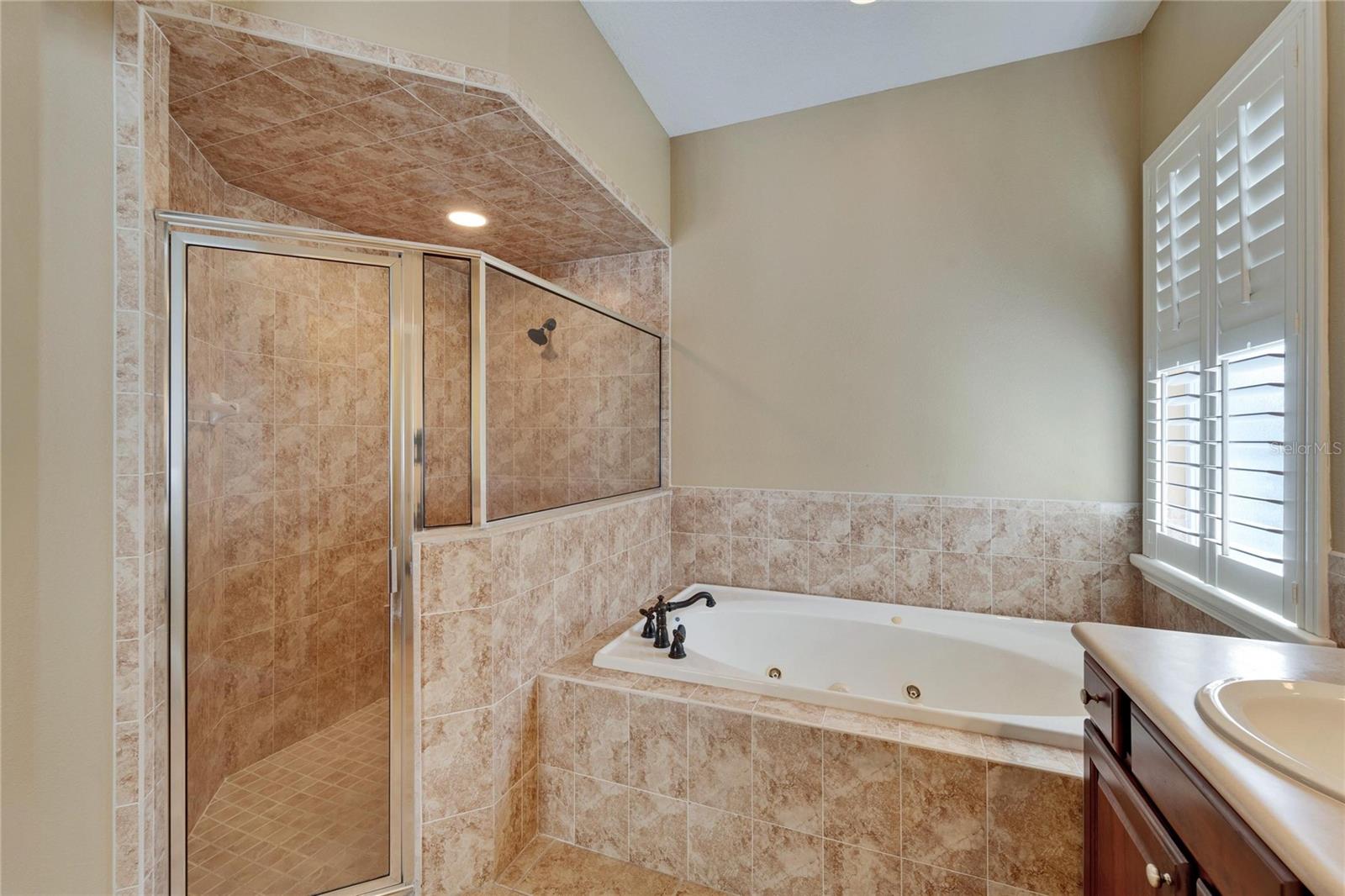 6907 EAGLE RIDGE BLVD