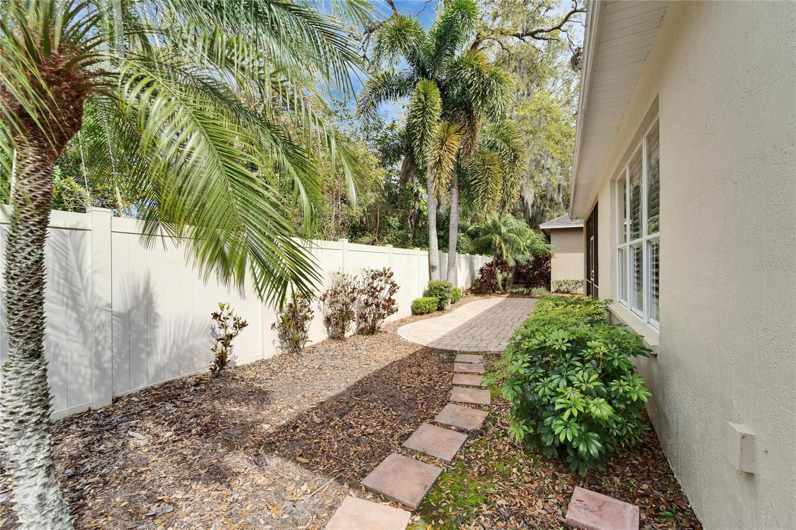 6907 EAGLE RIDGE BLVD