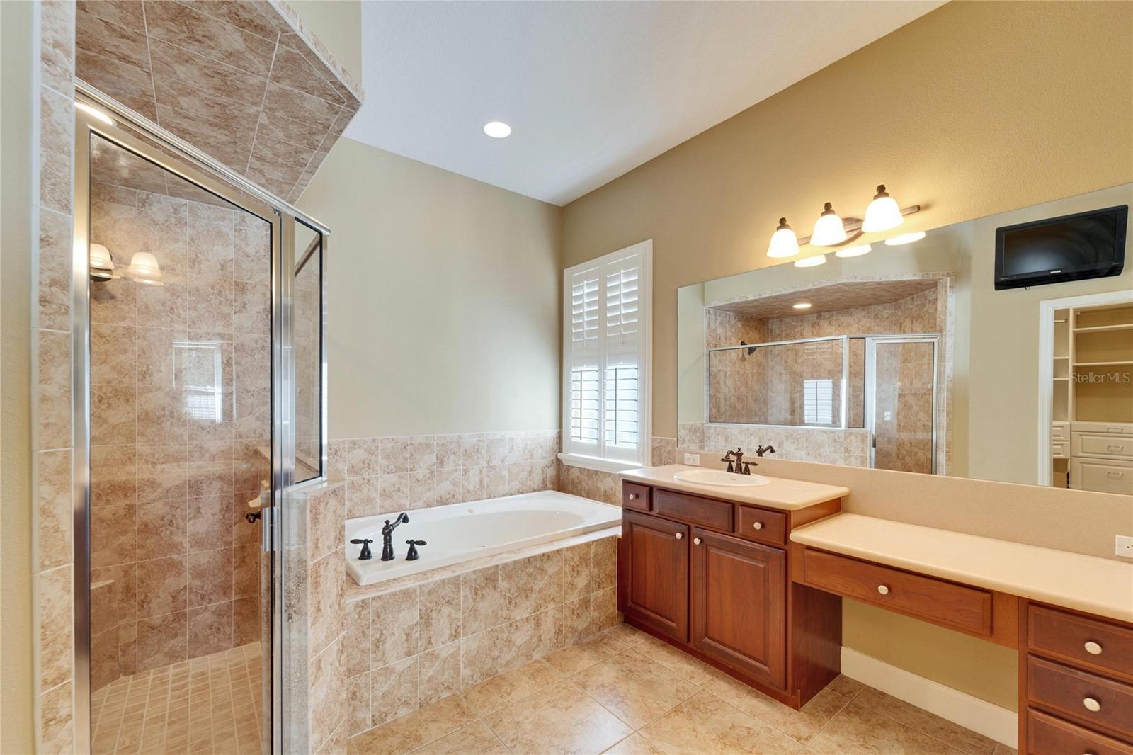 6907 EAGLE RIDGE BLVD