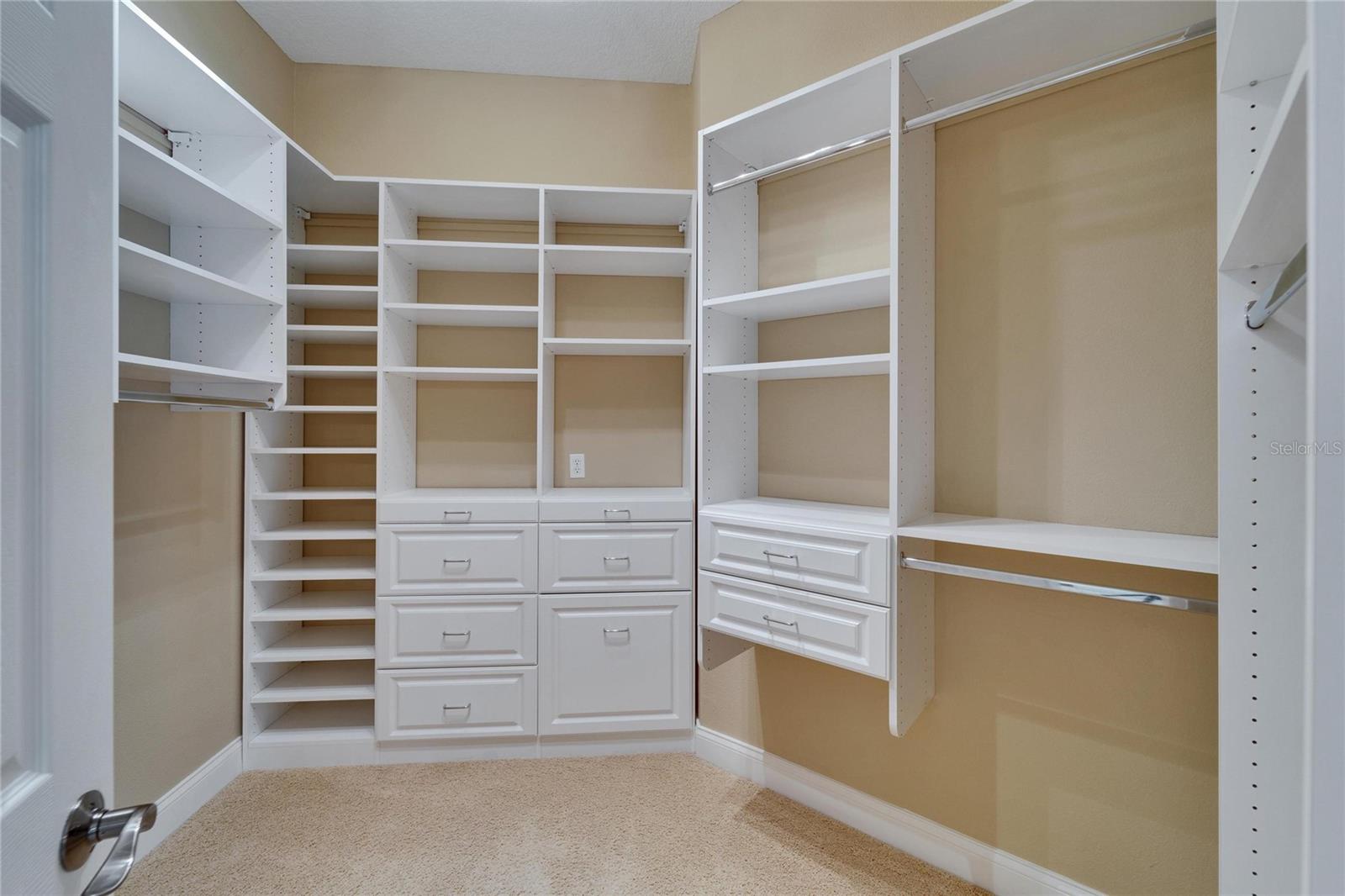 6907 EAGLE RIDGE BLVD