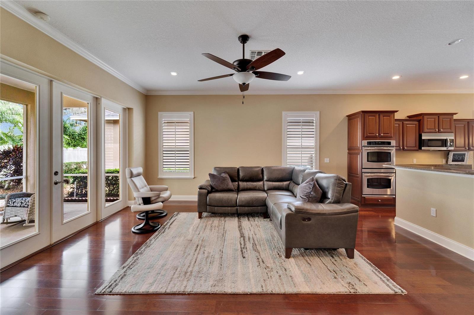 6907 EAGLE RIDGE BLVD