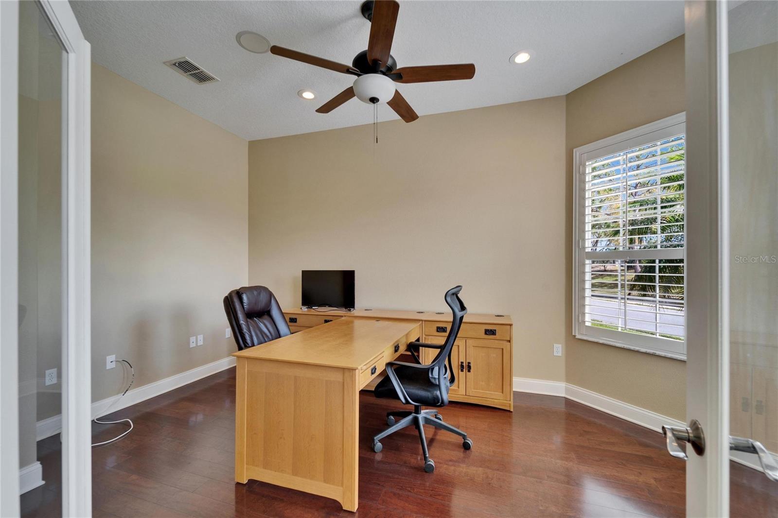 6907 EAGLE RIDGE BLVD