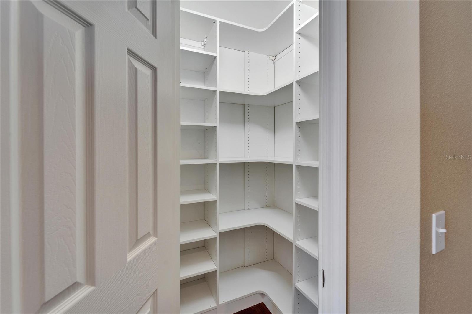 6907 EAGLE RIDGE BLVD