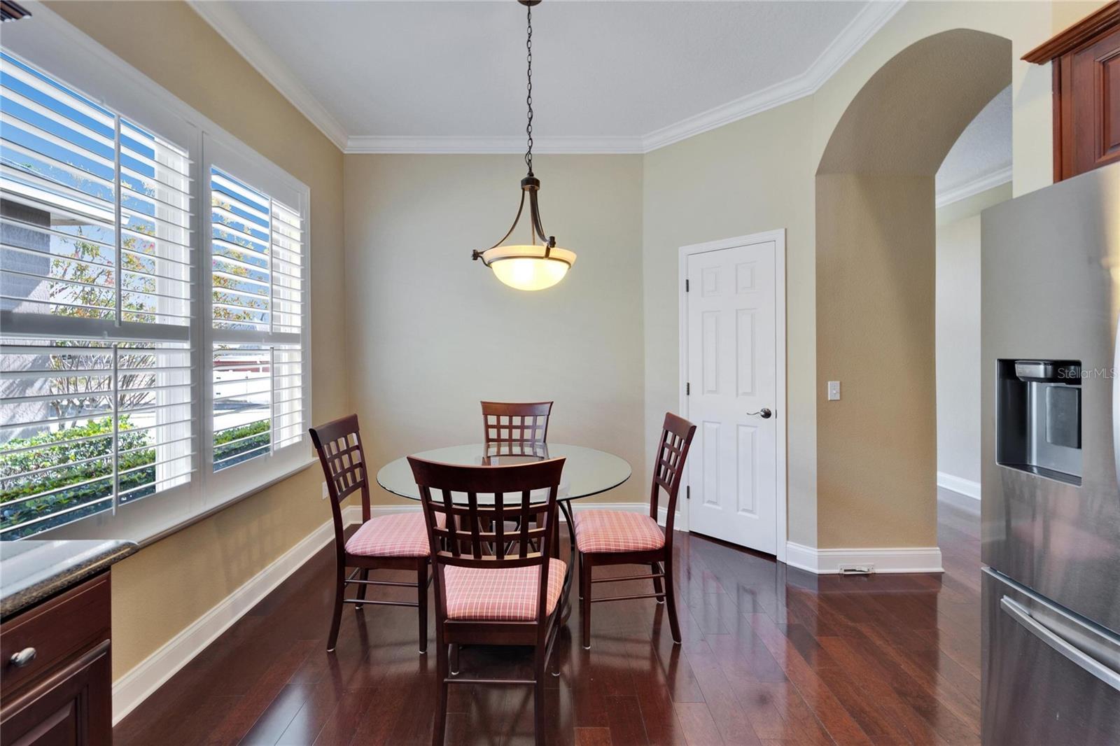 6907 EAGLE RIDGE BLVD