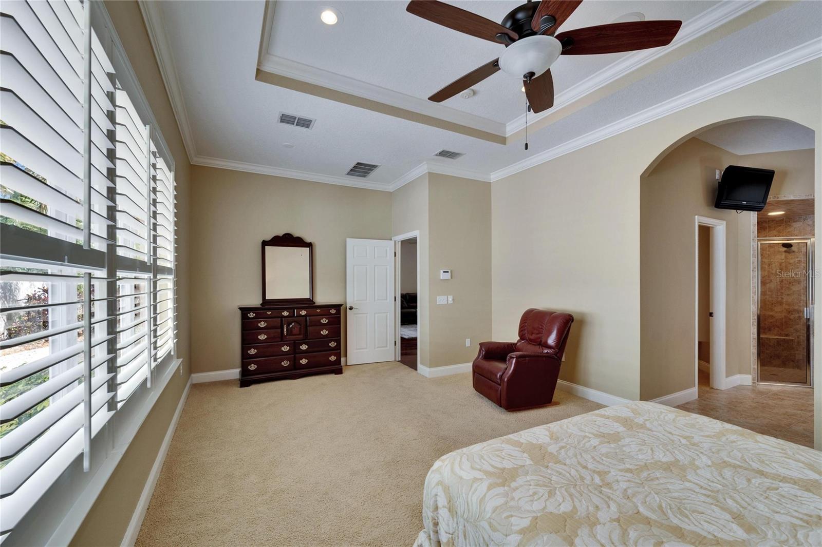 6907 EAGLE RIDGE BLVD