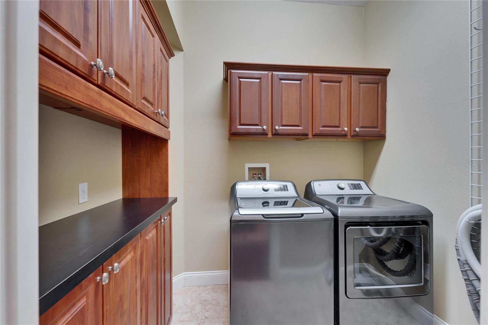 6907 EAGLE RIDGE BLVD