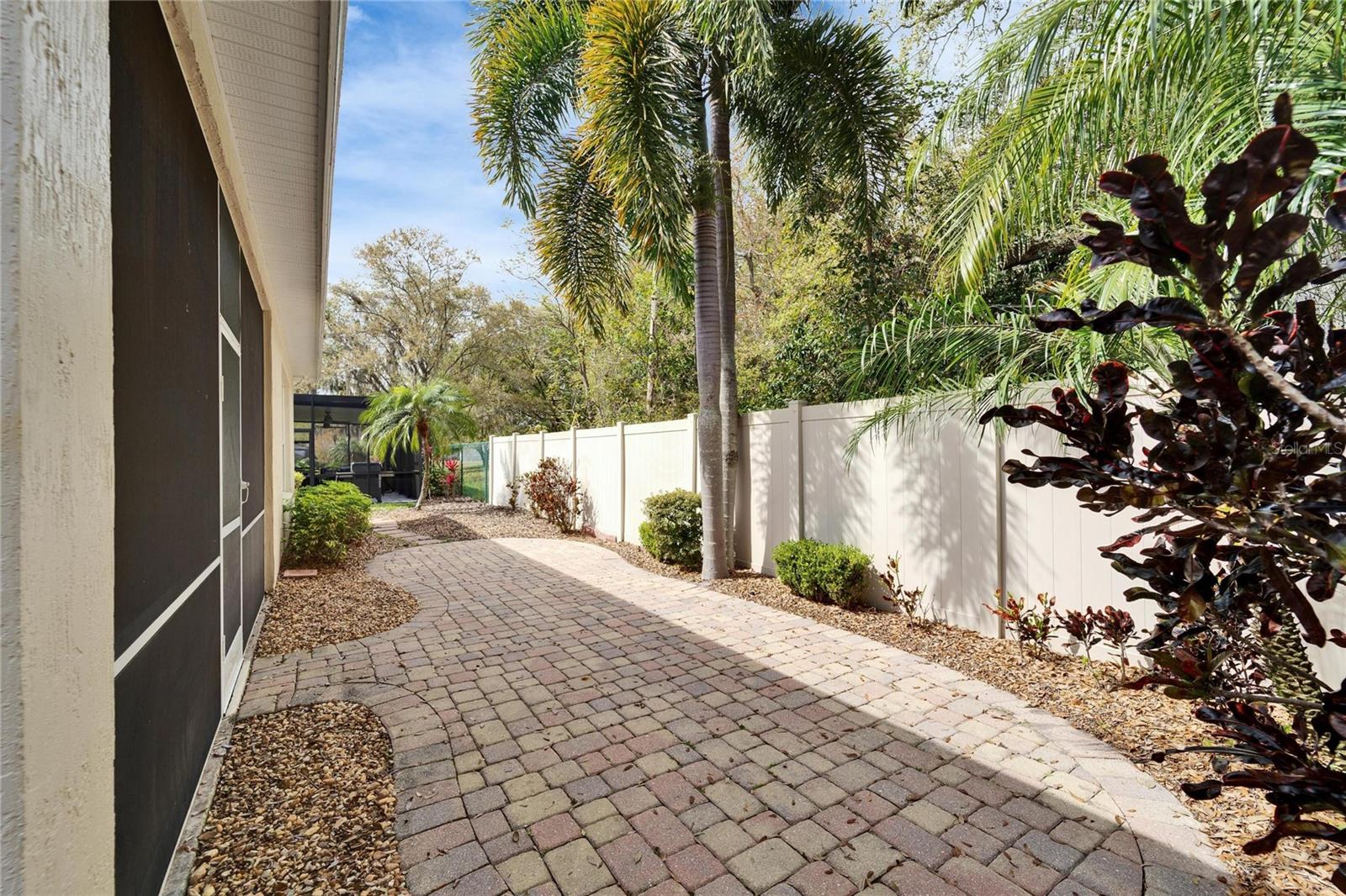 6907 EAGLE RIDGE BLVD