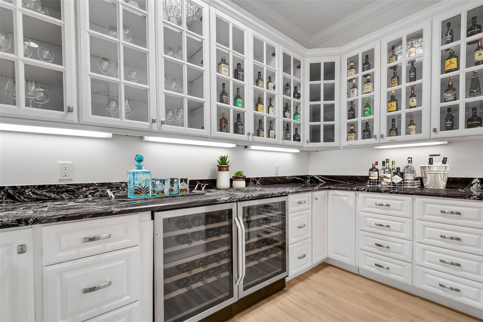 6704 CRESCENT LAKE DR