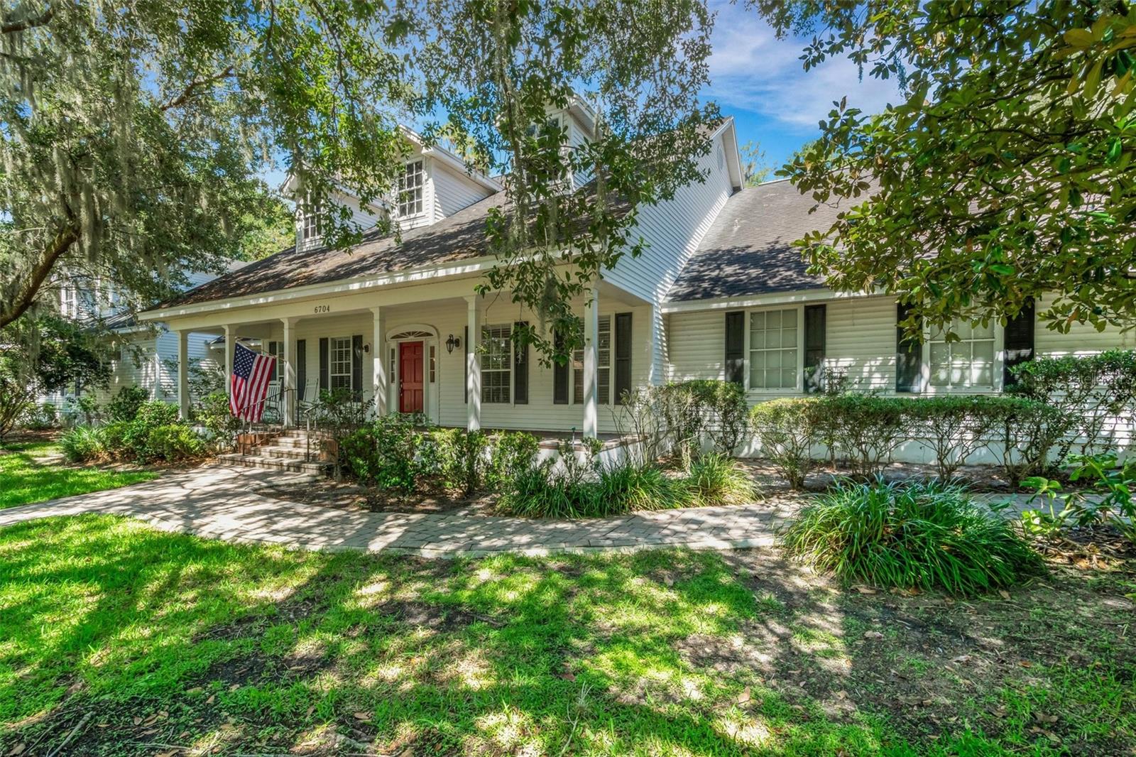 6704 CRESCENT LAKE DR