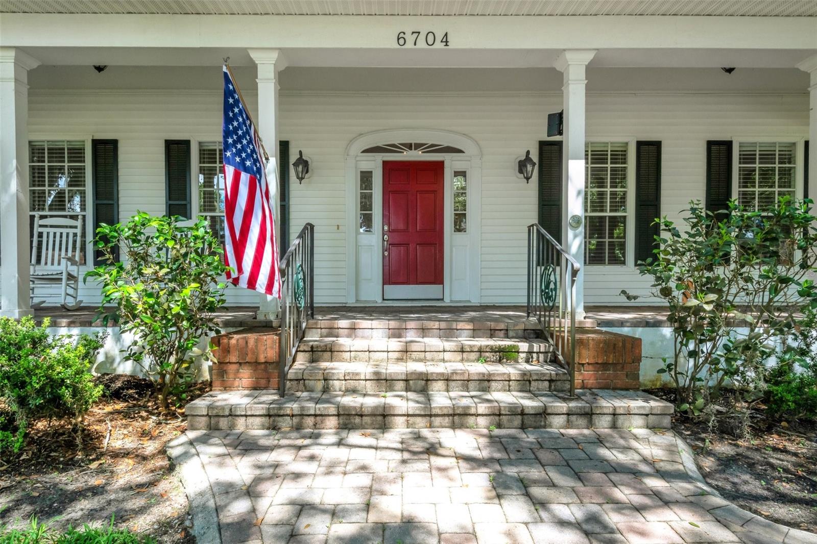 6704 CRESCENT LAKE DR