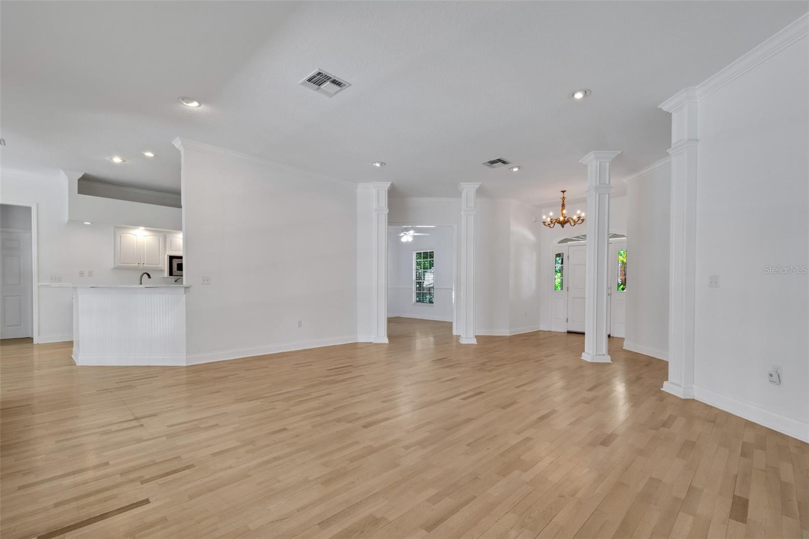 6704 CRESCENT LAKE DR