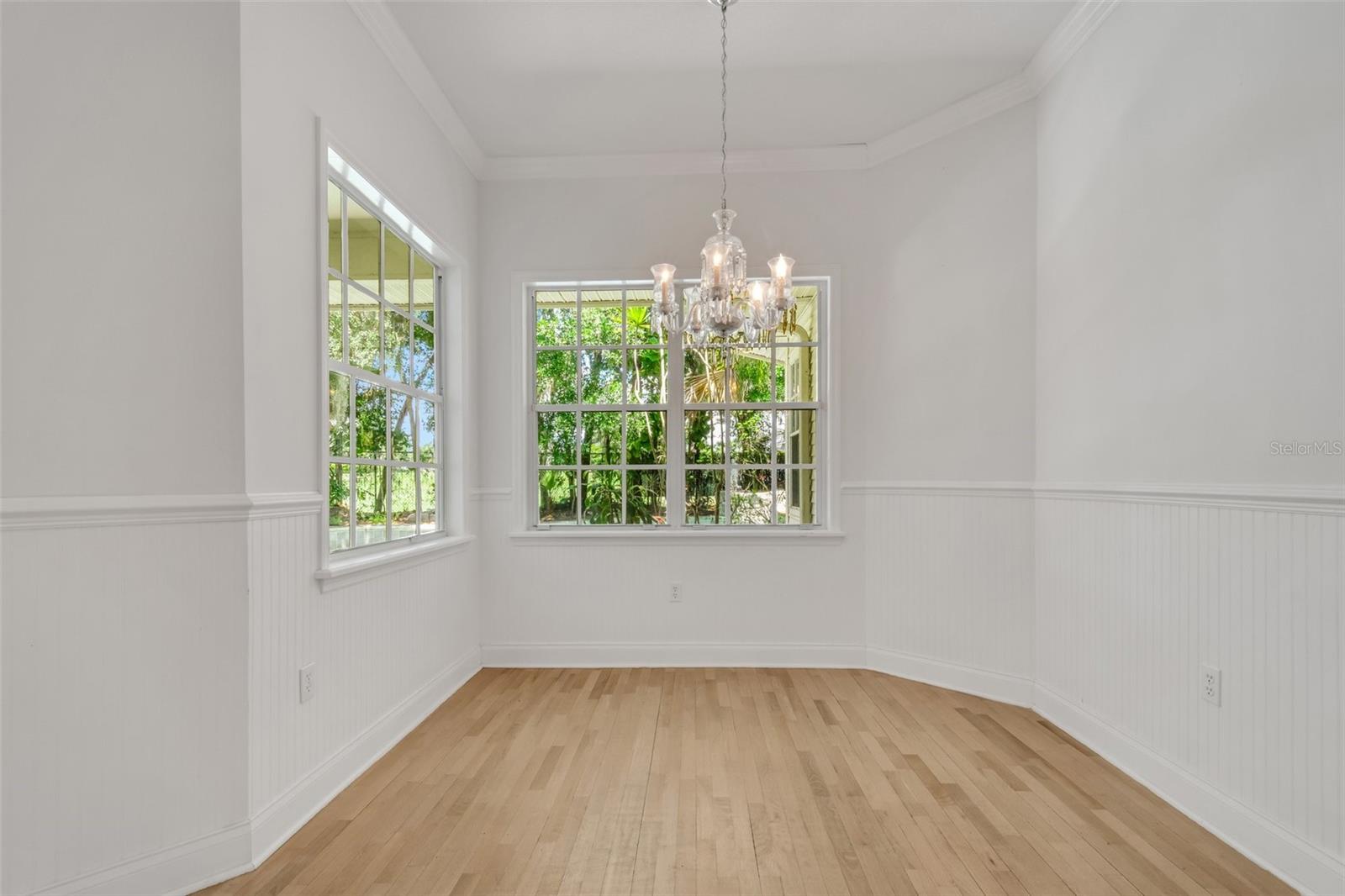 6704 CRESCENT LAKE DR