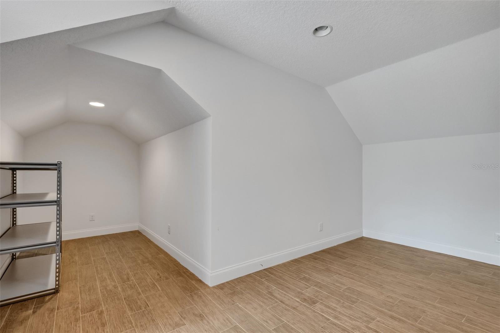 6704 CRESCENT LAKE DR