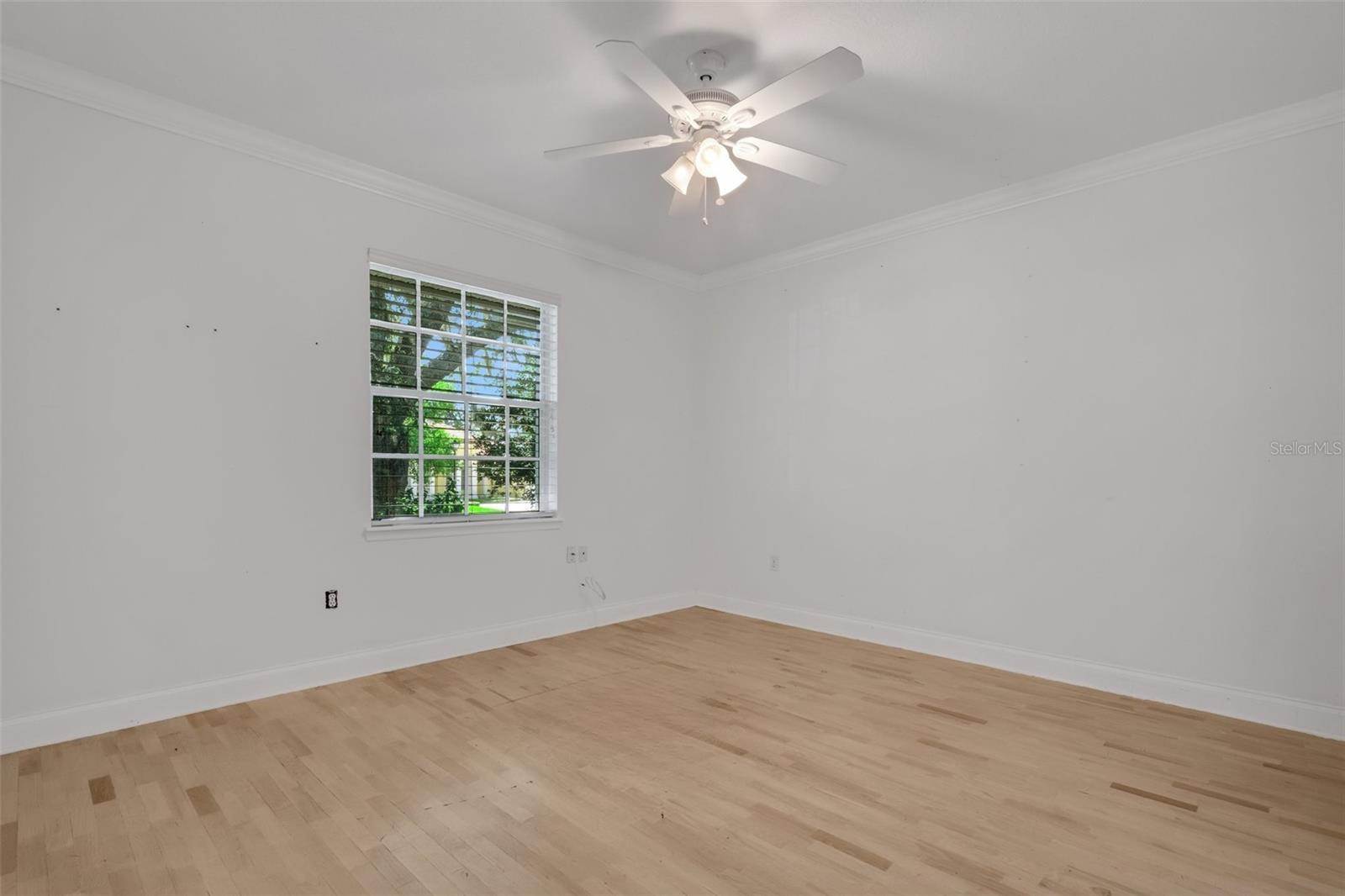 6704 CRESCENT LAKE DR