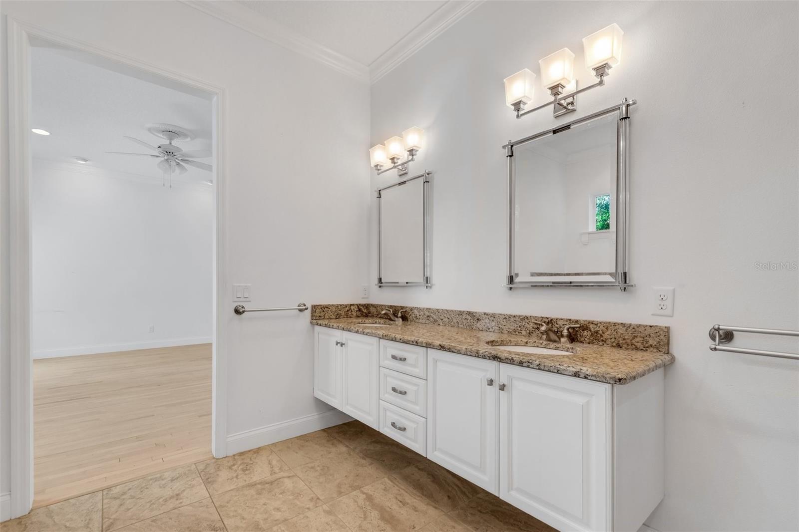 6704 CRESCENT LAKE DR