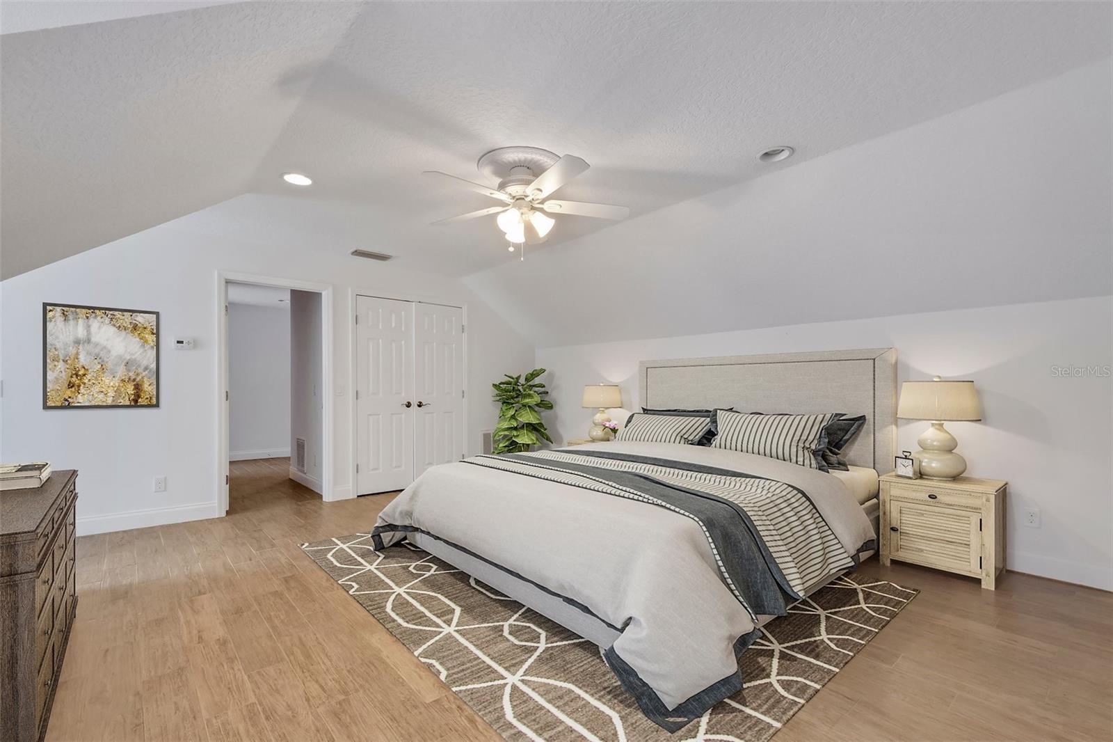 6704 CRESCENT LAKE DR