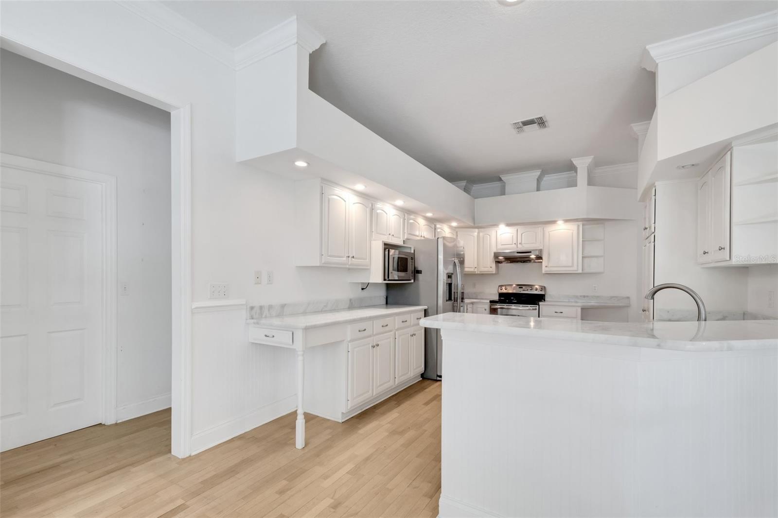 6704 CRESCENT LAKE DR