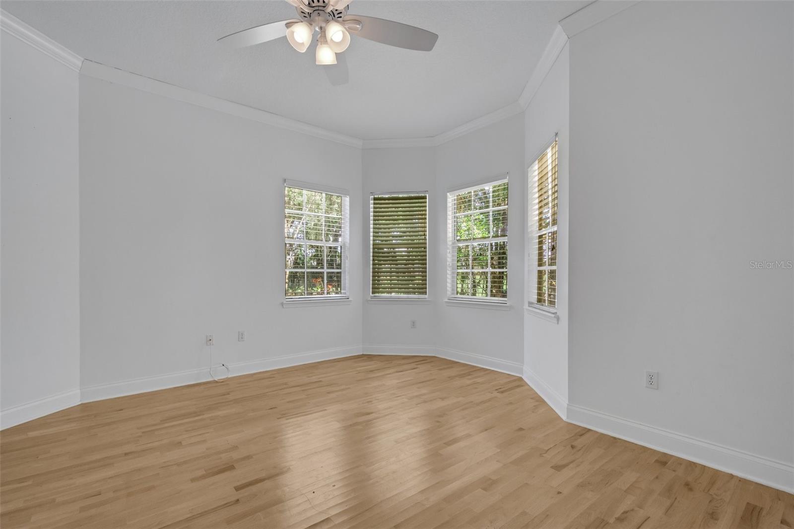 6704 CRESCENT LAKE DR