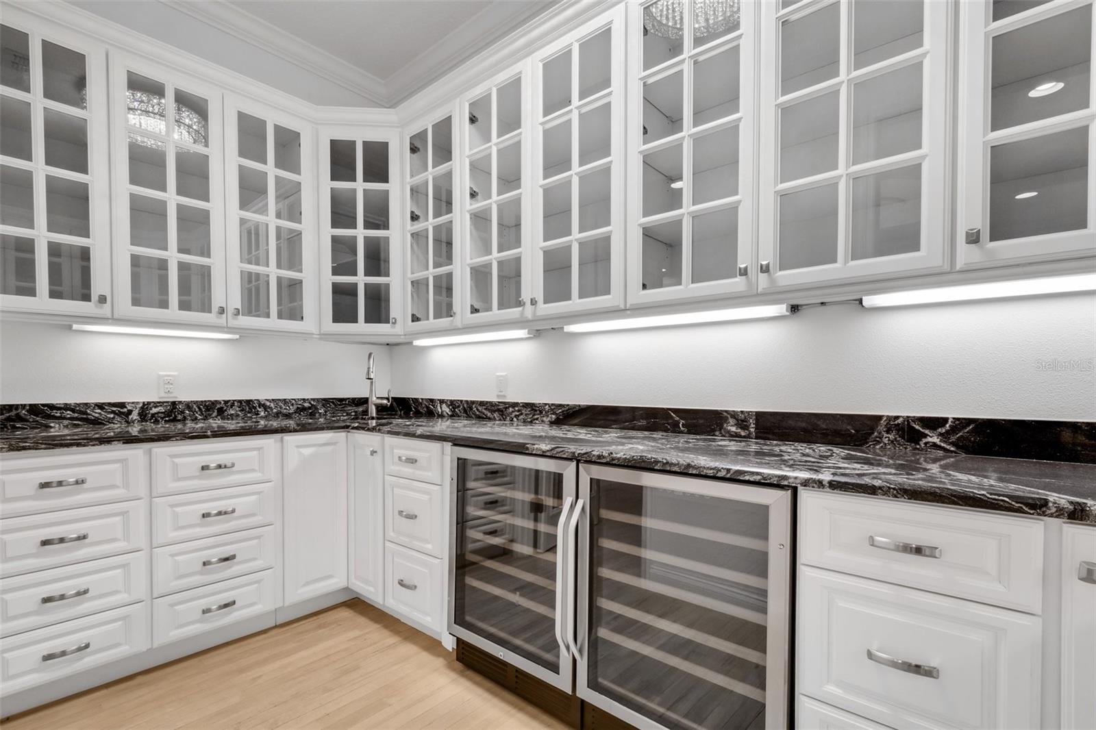 6704 CRESCENT LAKE DR