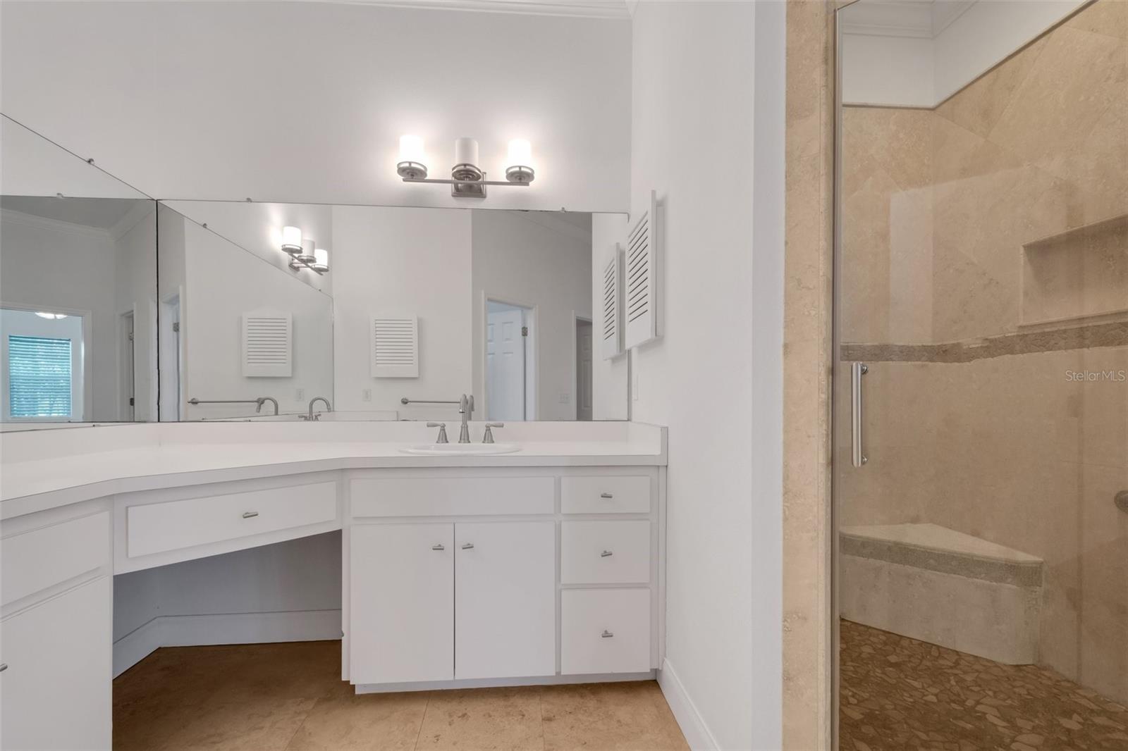 6704 CRESCENT LAKE DR