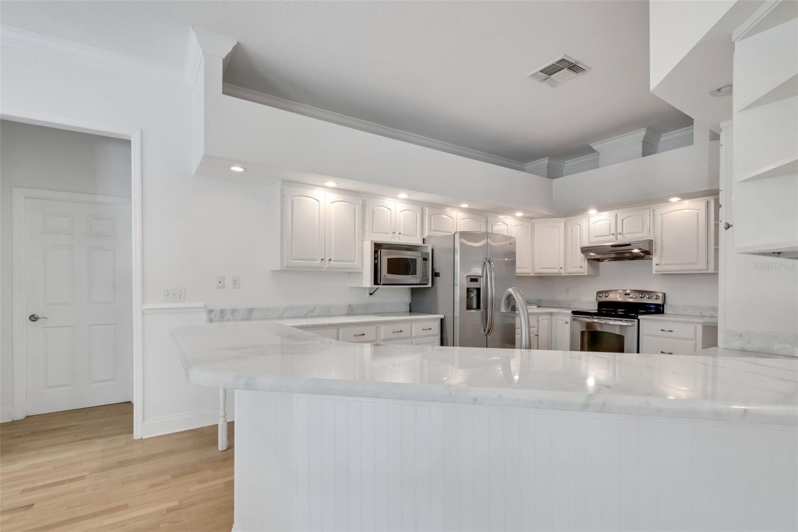 6704 CRESCENT LAKE DR