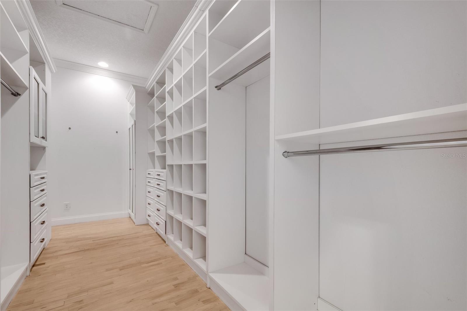 6704 CRESCENT LAKE DR