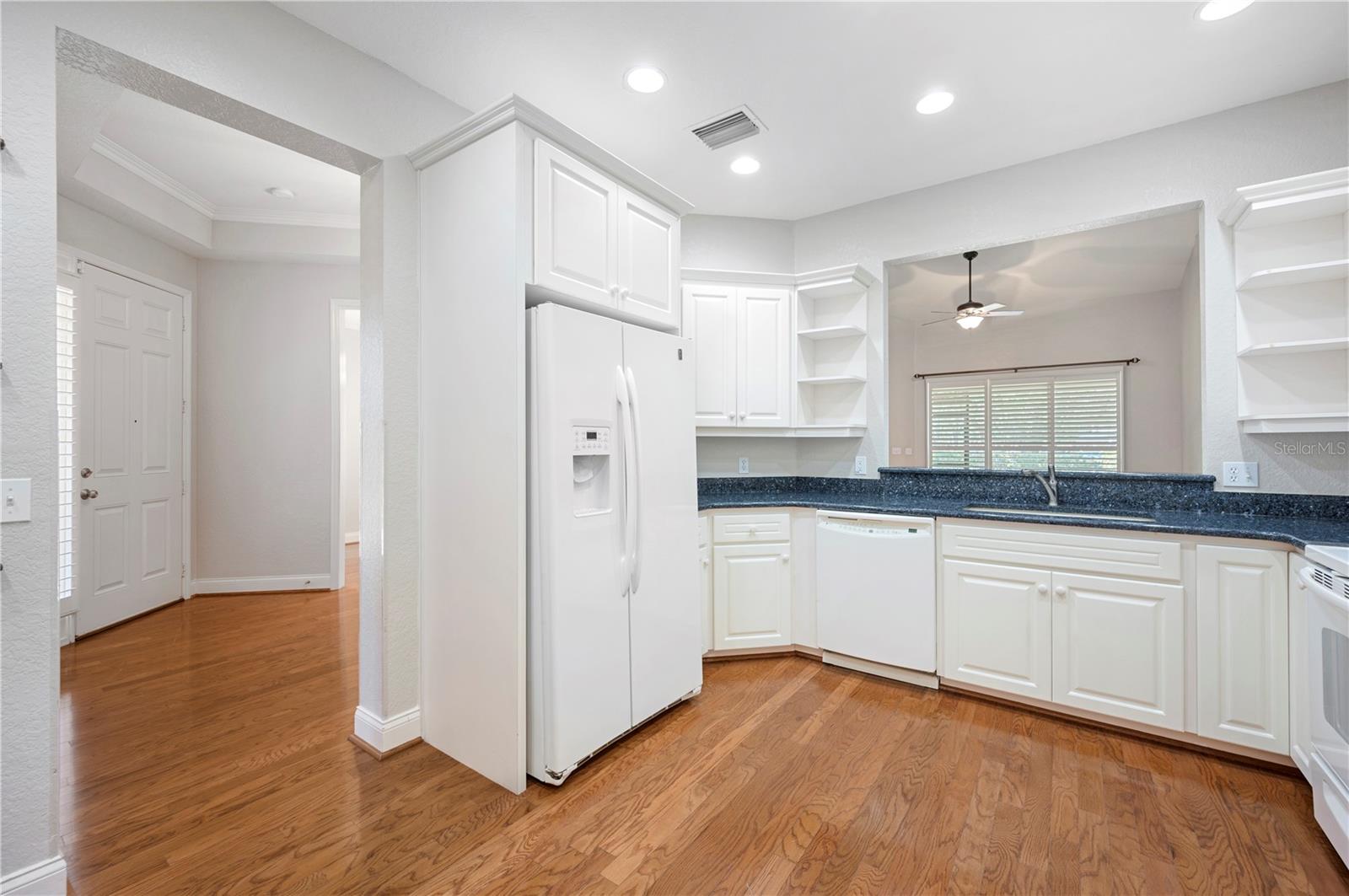 2997 MISSION LAKES DR