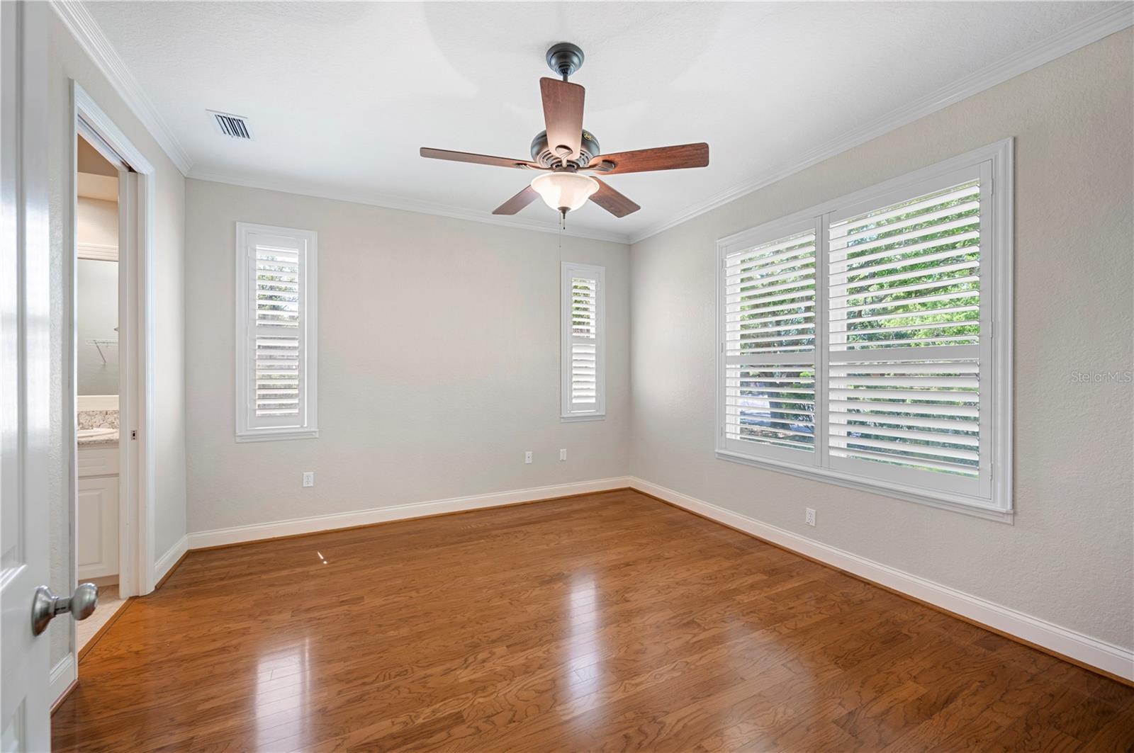 2997 MISSION LAKES DR