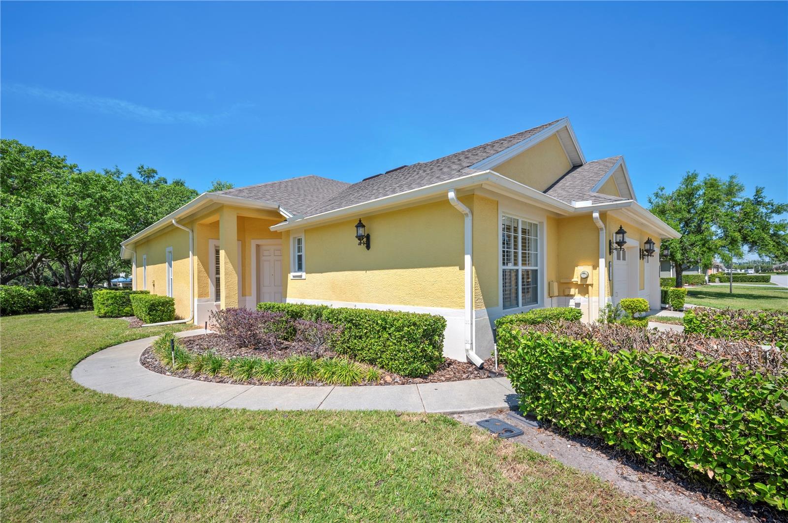 2997 MISSION LAKES DR