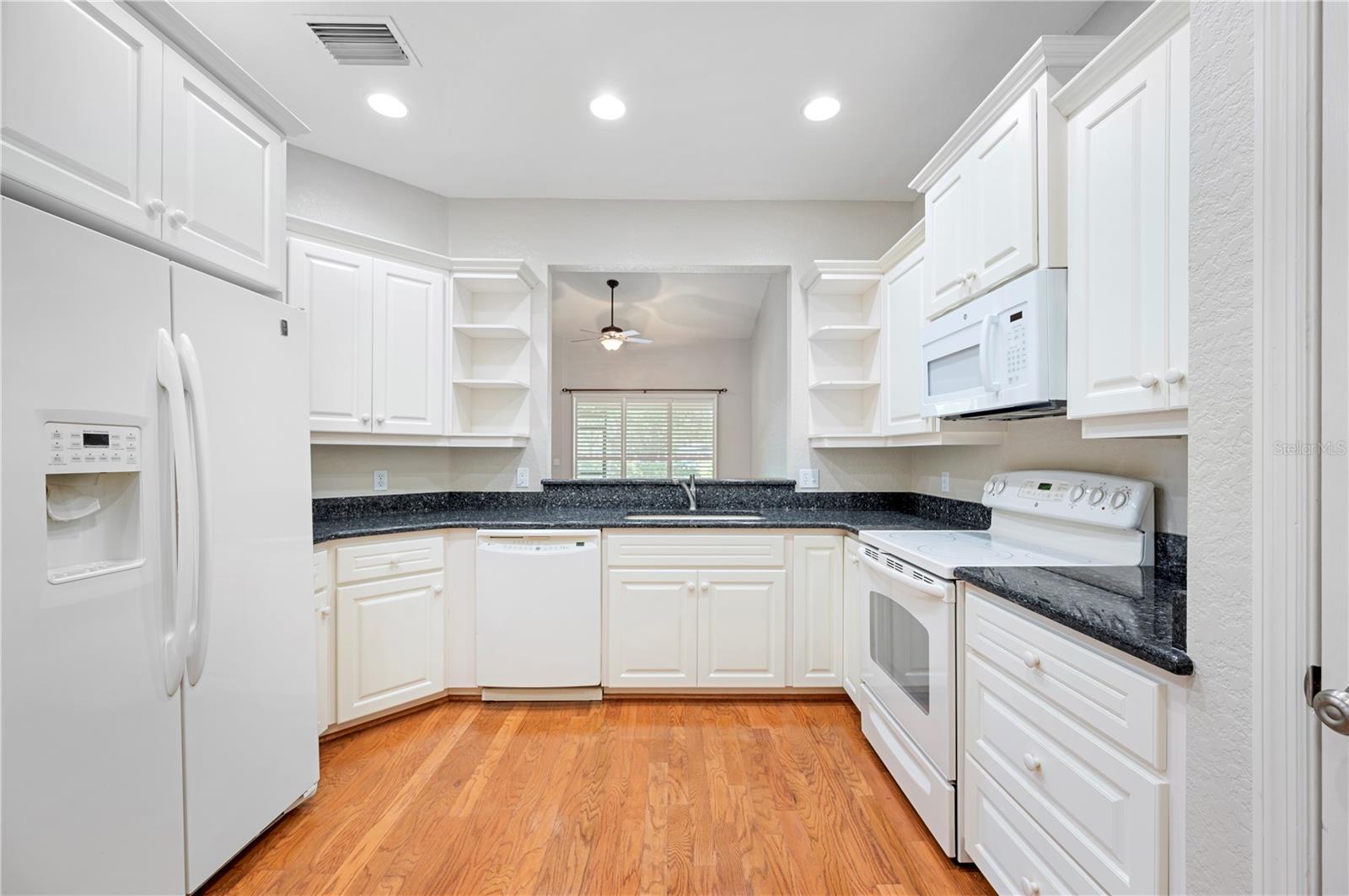 2997 MISSION LAKES DR