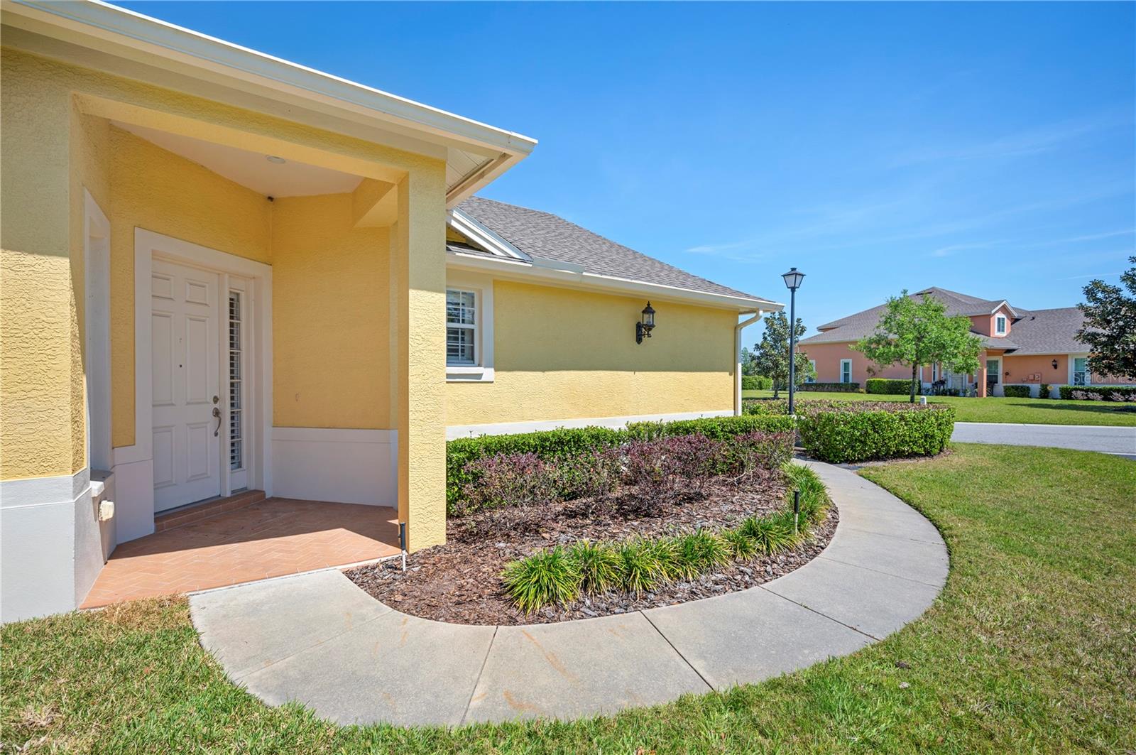 2997 MISSION LAKES DR